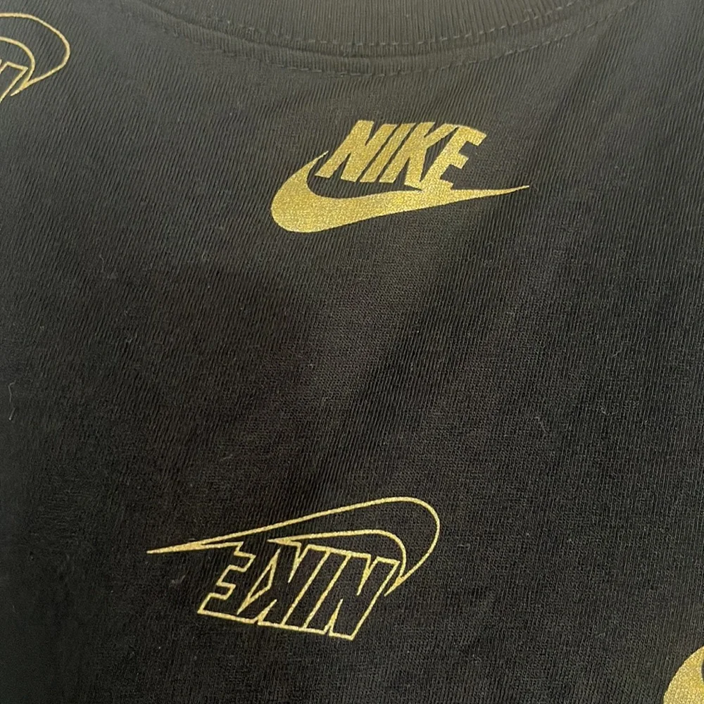 NIKE L crop tee - Picture 2 of 3